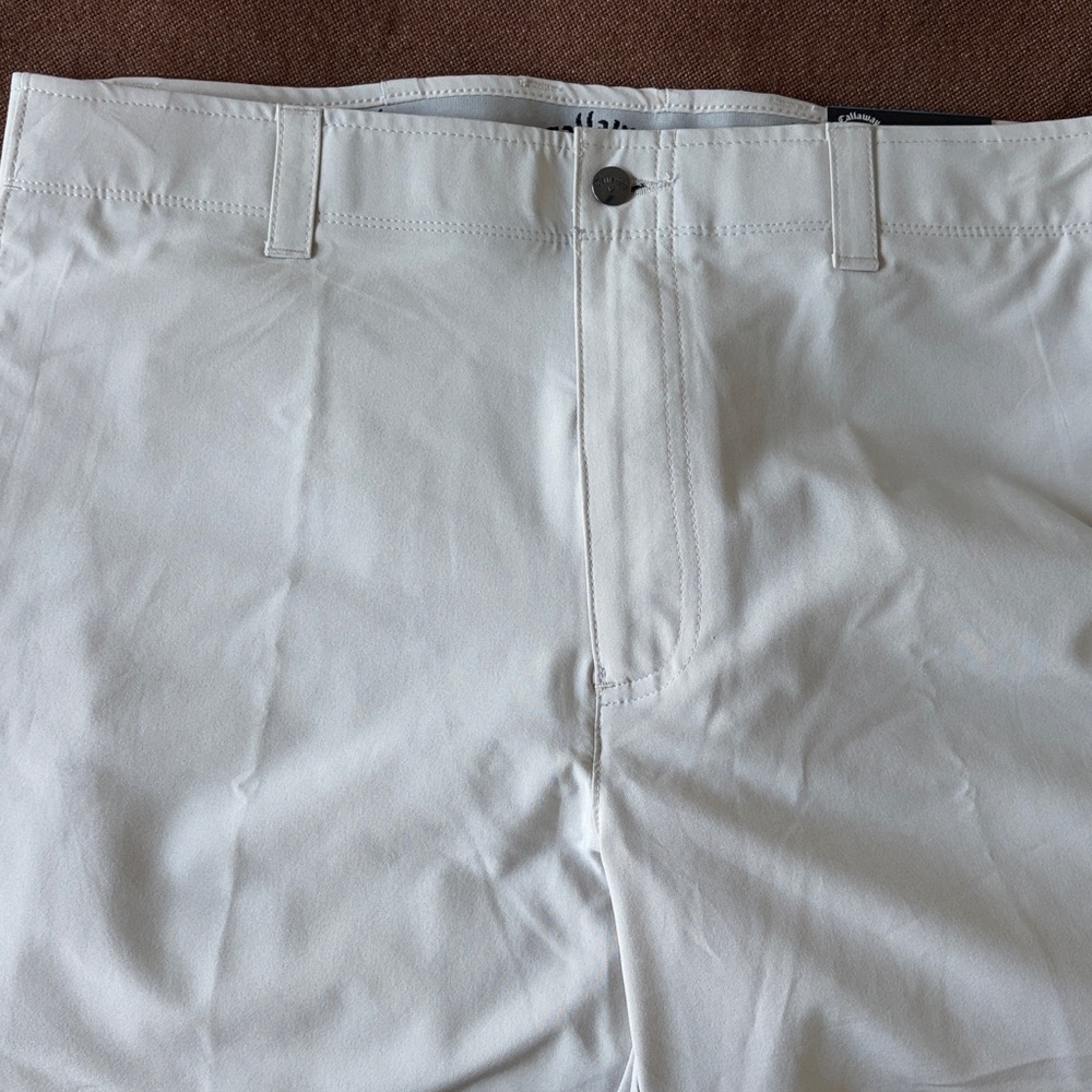 Callaway Men's Golf Stretch Waistband Shorts - Light Gray (NEVER WORN) - Picture 2 of 5